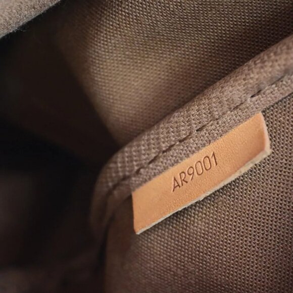 LOUIS VUITTON Saumur 35 Shoulder Bag Monogram Leather BN France - Picture 13 of 16